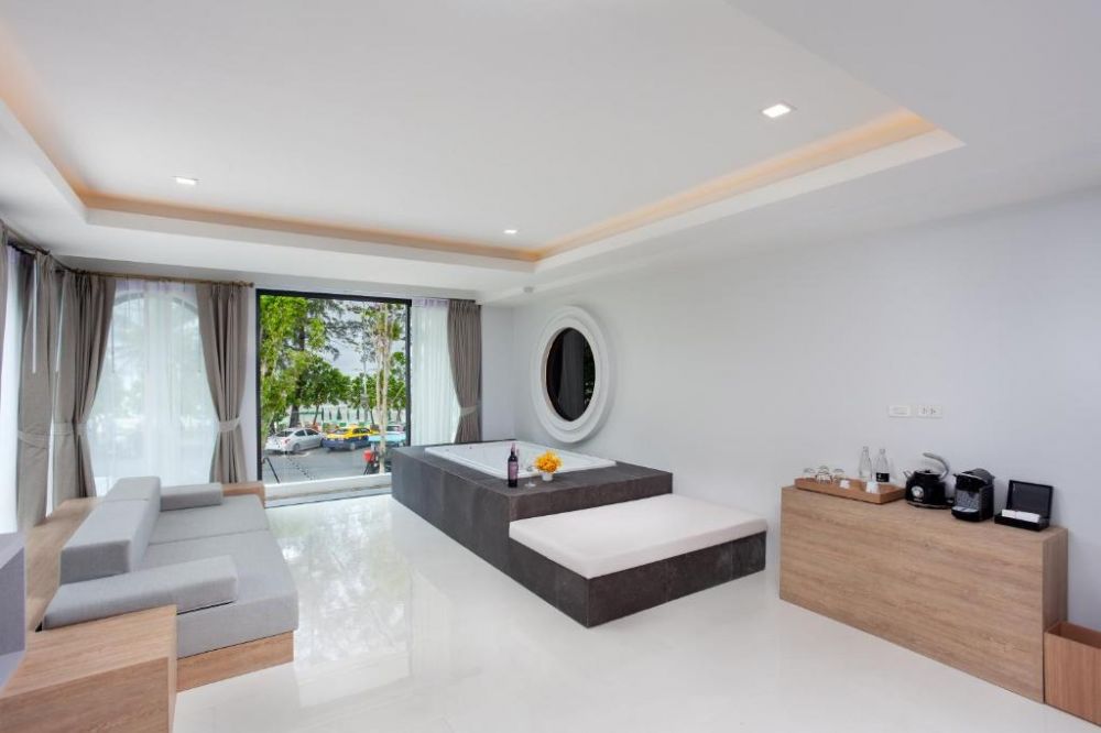 Oceanfront Suite, Anona Beachfront Resort 4*