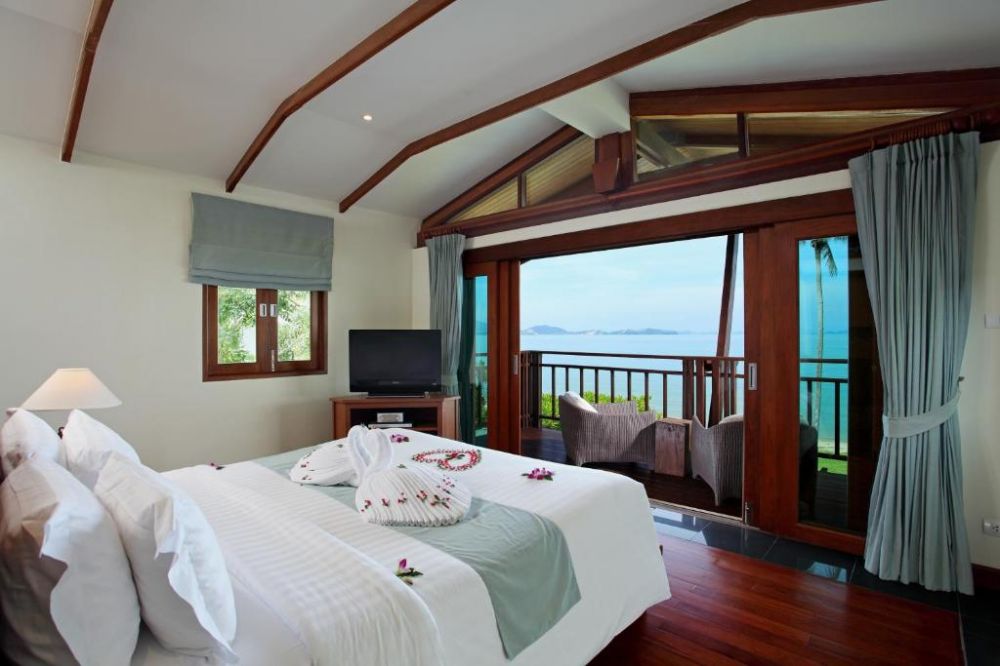 3 BR Grand Beachfront Pool Villa, Barcelo Coconut Island (ex. The Village Coconut Island) 5*