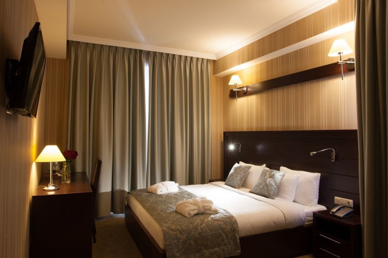 Standard, Astoria Tbilisi 4*