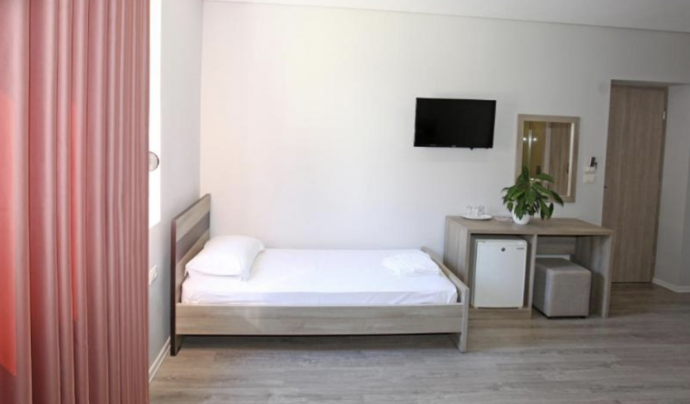 Economy Triple Room, Star 3*