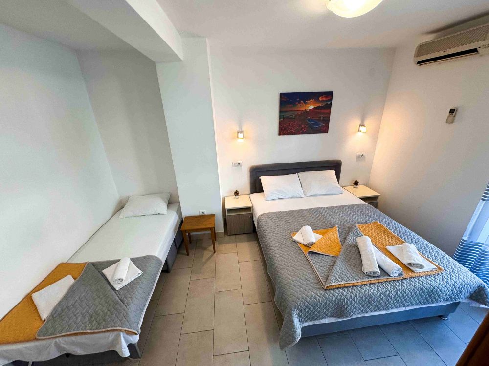 DBL room with extra bed, DMD Budva 3*
