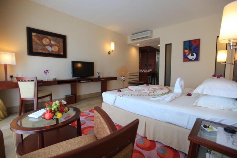 Deluxe Room, Hulhule Island Hotel 4*