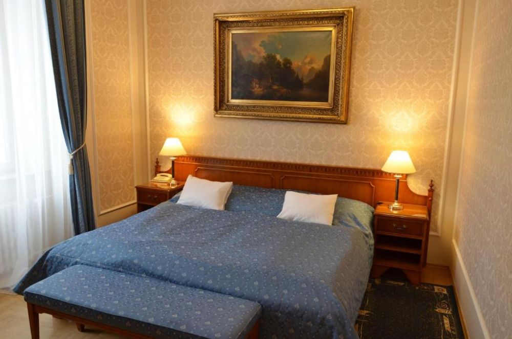 Apartment, Bristol Palace 4*