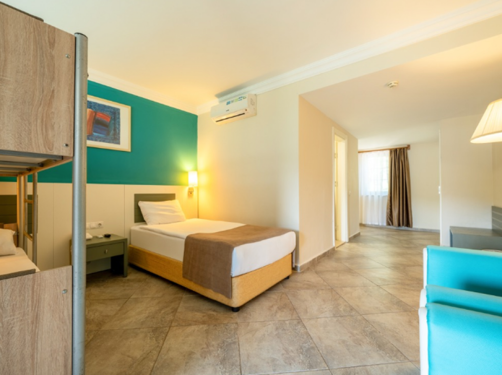 Family Room With Bunkbed, Green Bay (ex. Crystal Green Bay) 5*