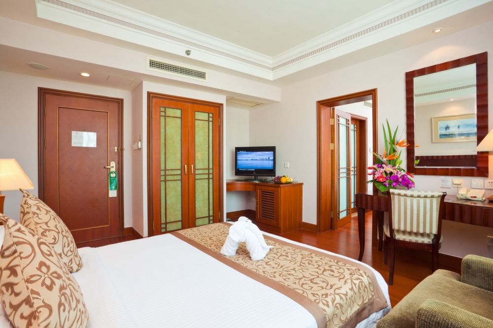 Superior Mountain View Family Room, Baohong Hotel 4*
