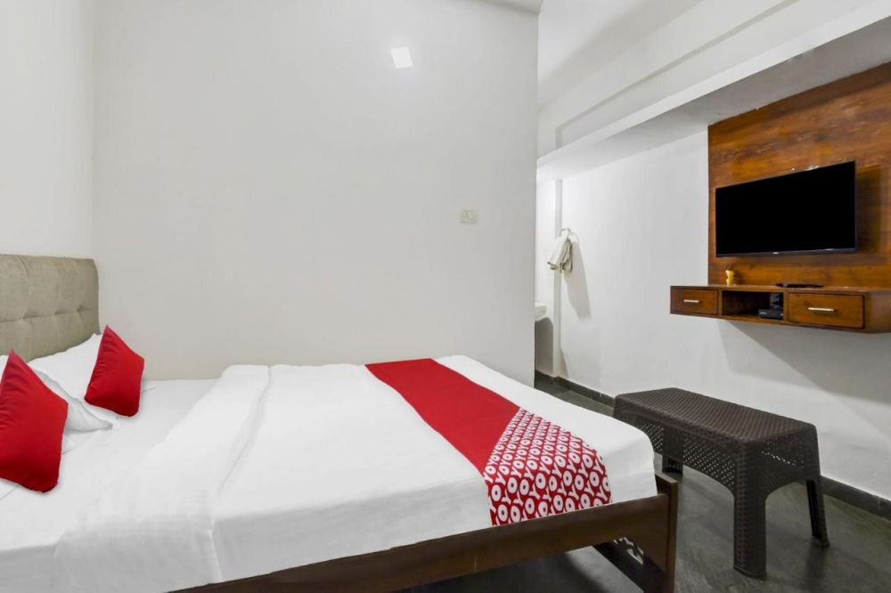 Deluxe AC, Aarvi Guest House 1*