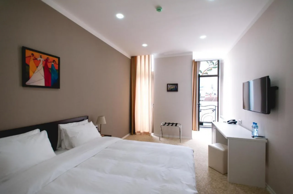 Family Room, Piazza Hotel (ex. Piazza Four Colours) 3*
