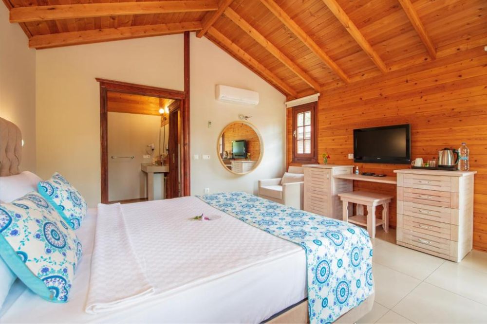 Standard Room Bungalow, The Bay Beach Club 5*