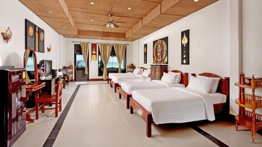 Beach Front Quadruple Room, Racha Island Resort 4*