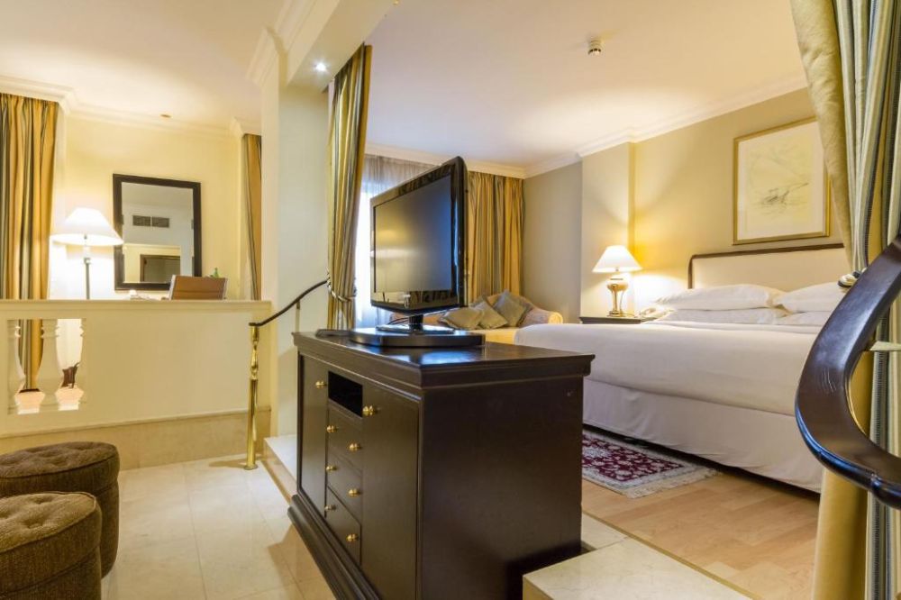 Executive Suite, Grand Excelsior Hotel Deira Dubai 4*