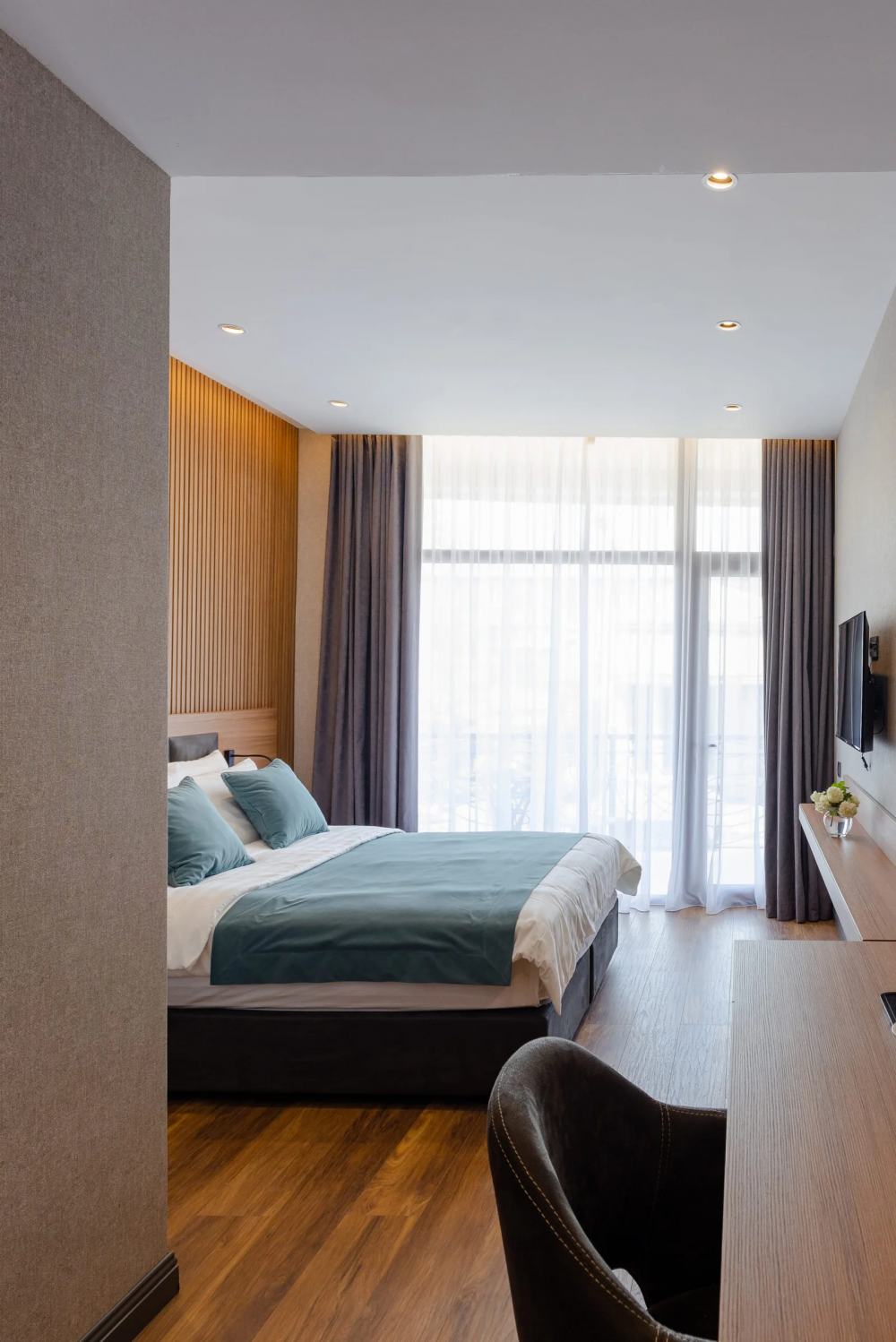 Standard Twin, Monarch 4*