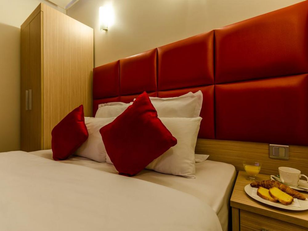 Dbl/ Twin Standard, Hotel Riviera Paris 3*