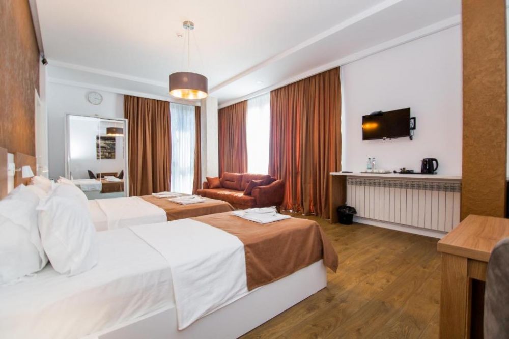 Deluxe, Rustaveli Hotel Borjomi 4*