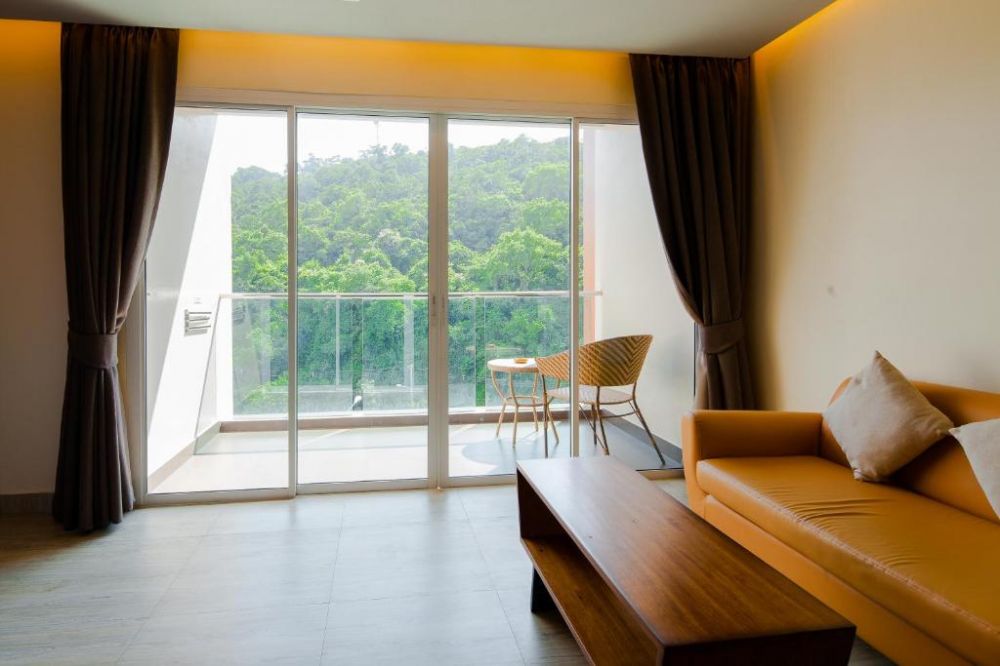 Triple Room, Balihai Bay Pattaya 3*