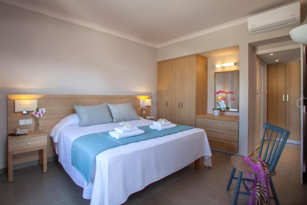 2 Bedroom Suite, Louis St. Elias Resort & Waterpark 4*