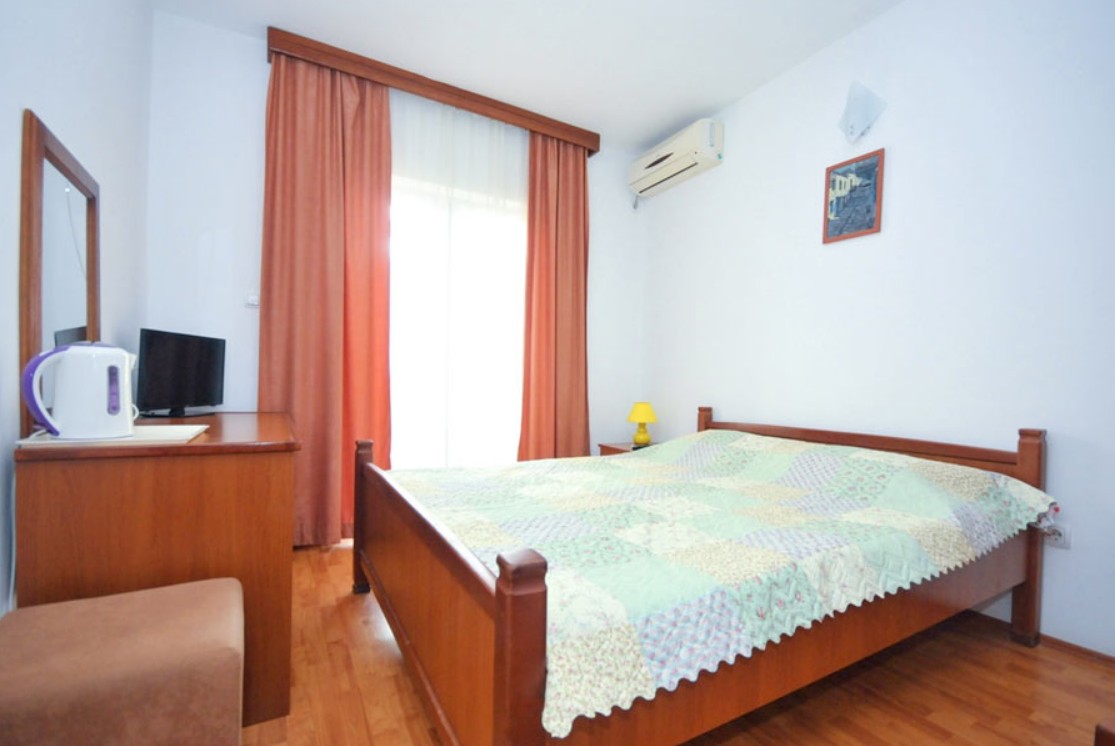 Double Room, Velji Vinogradi 3*