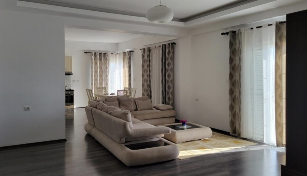 Three-Bedroom Apartment, Vila August 3*