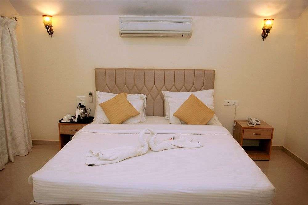 Deluxe AC, Morjim Holiday Beach Resort 2*