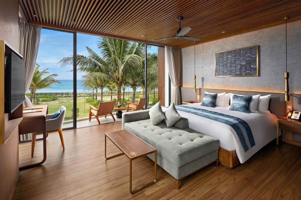 Three-Bedroom Beachfront Pool Villa, Wyndham Hoi An Royal Beach Resort & Villas 5*