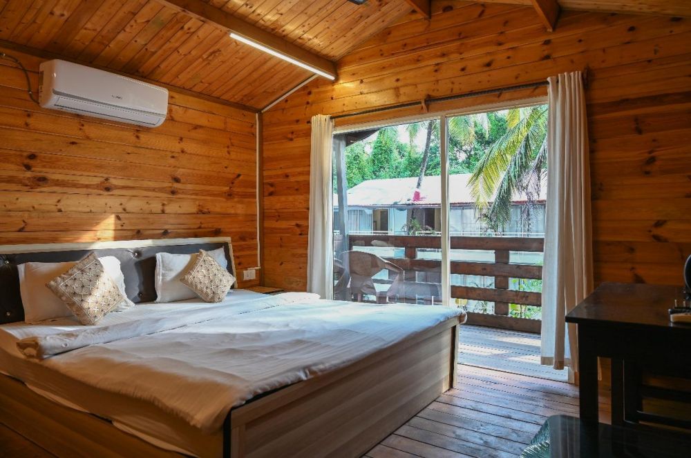 Wooden Cottage Room, Beach Walk By Feather Touch (ex.Beach Walk Morjim) 3*