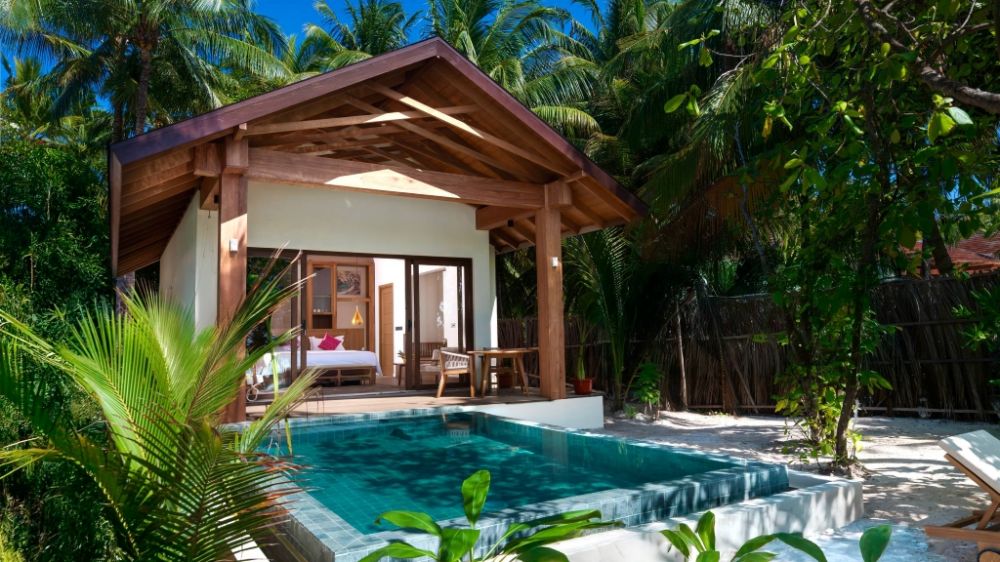 Premium Beach Pool Villa, Fiyavalhu Maldives 4*