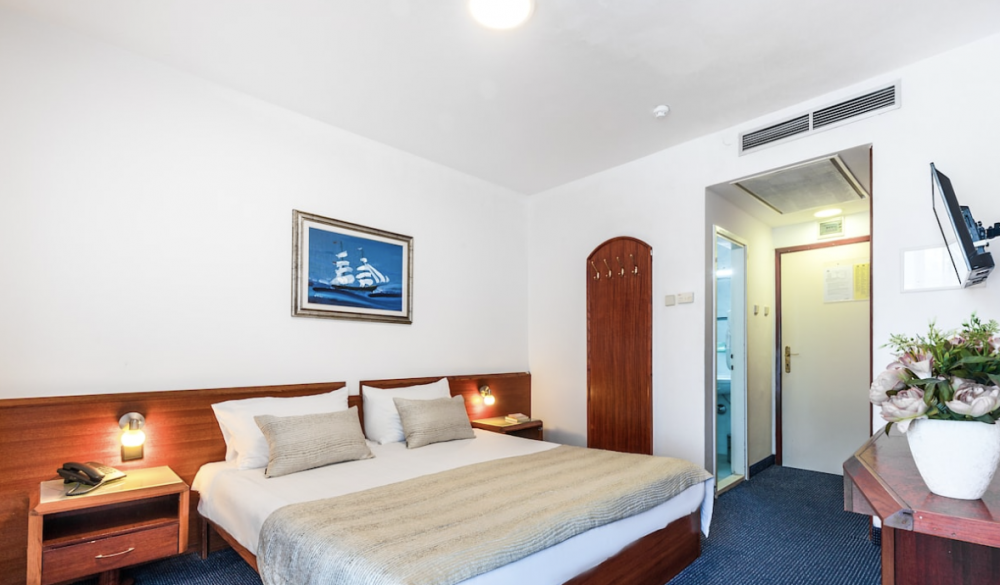 Standard Double or Twin Room, Komodor 3*