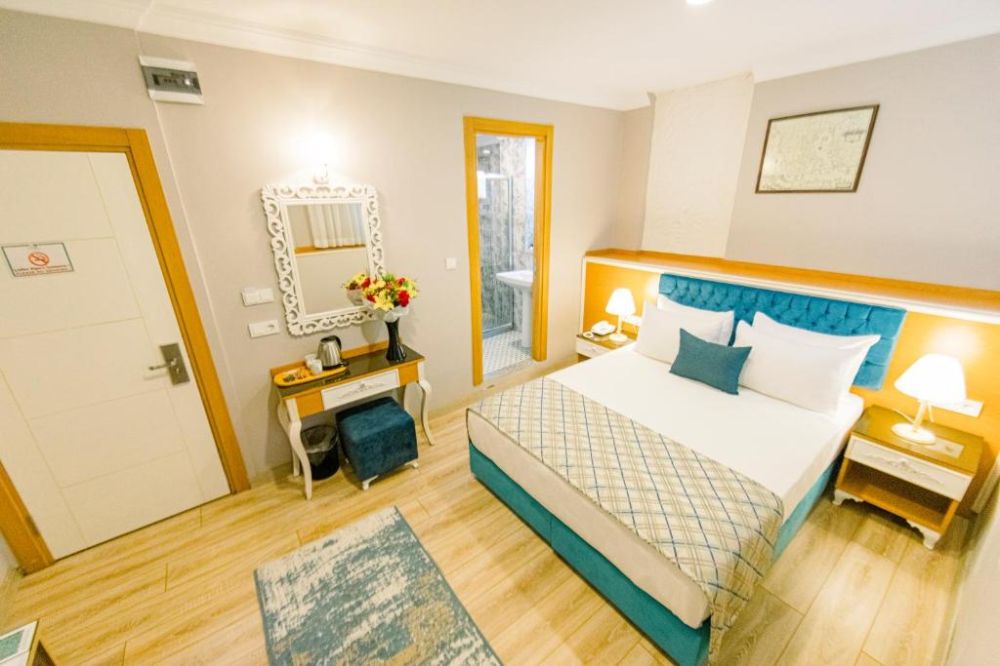 Economy Double Room, Acacia Mansion Hotel 3*