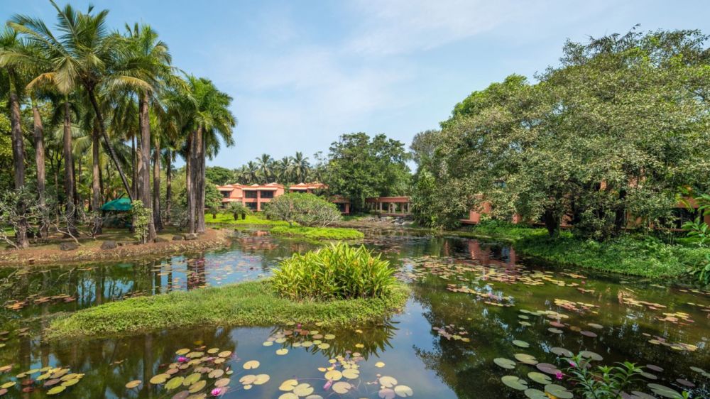 Lagoon Deluxe Room, The St. Regis Goa Resort (ex. The Leela Goa) 5*