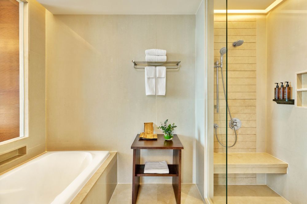 Executive Suite, Aetas Lumpini 5*