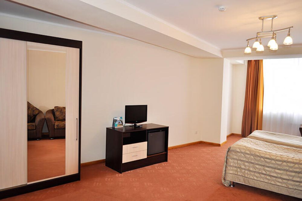 Junior Suite Room, Каприз 