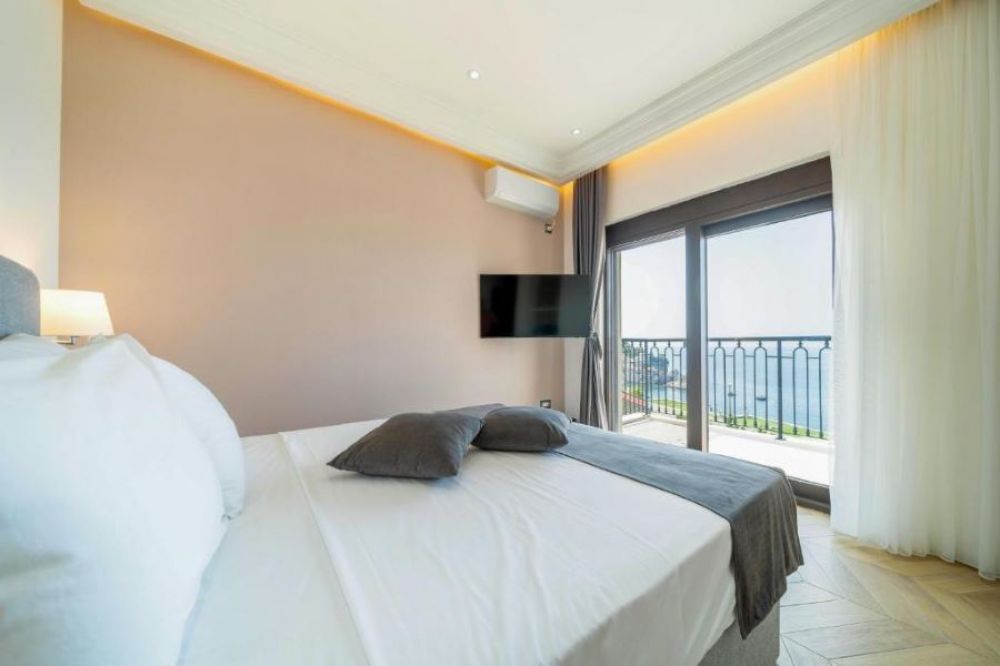 Standard DBL room with terrace and sea view, Exclusive Hotel 4*