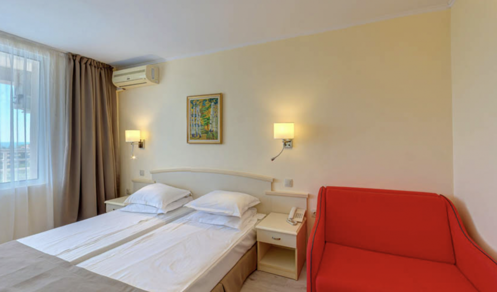 Double Room, Detelina 3*