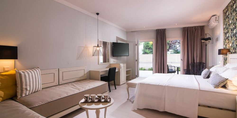 Deluxe Suite, Neikos Mediterraneo Luxury Suites 3*