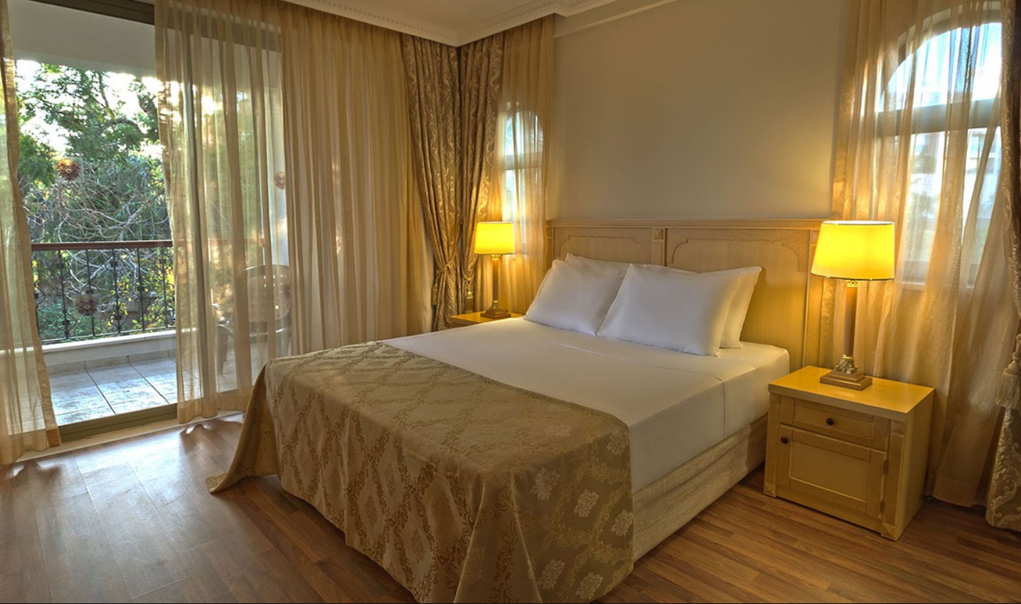 Venezia Villa, Venezia Palace 5*