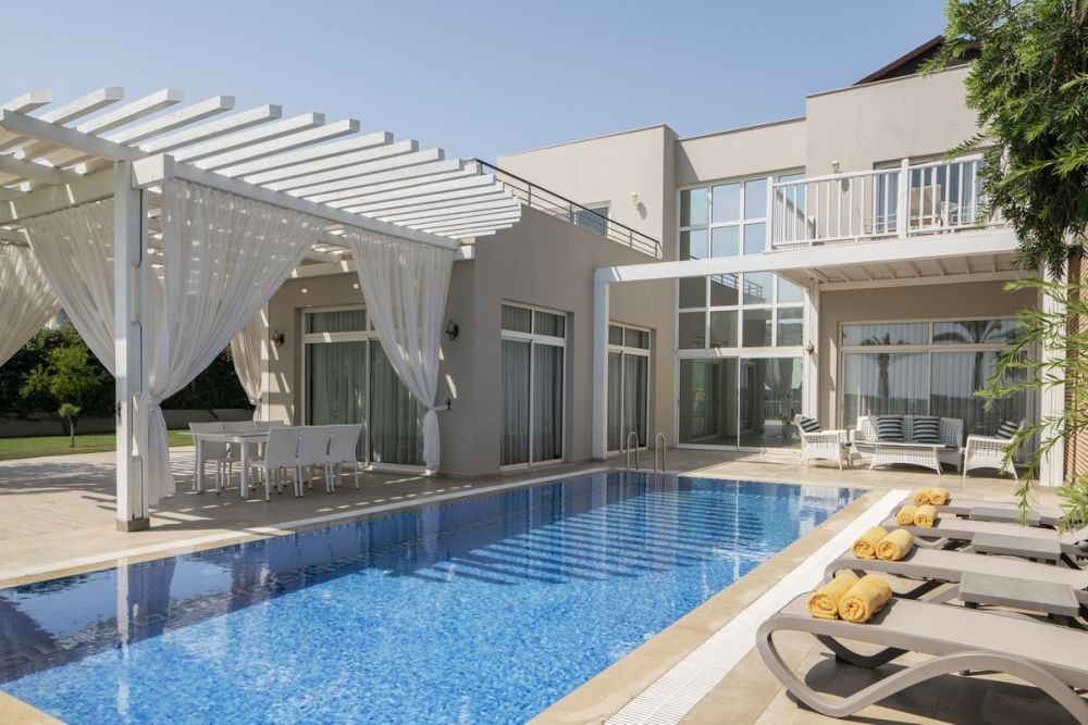 Presidential Villa, Papillon Ayscha 5*