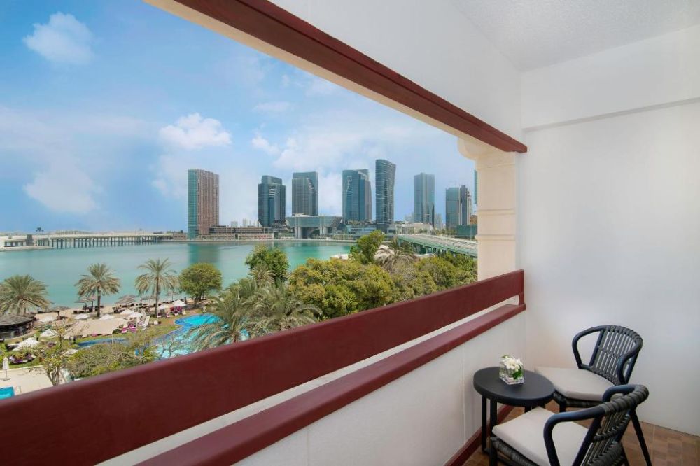 Deluxe Sea View, Le Meridien Abu Dhabi 5*