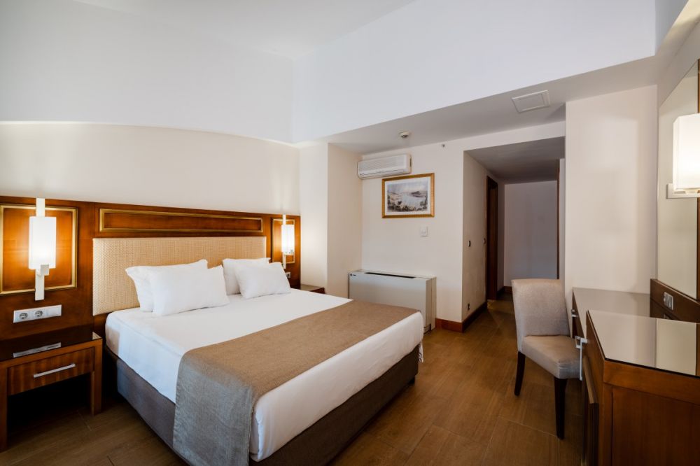 Family Room Duplex, Crystal Prestige Elite Pearl Collection (ex. Crystal Prestige Elite) 5*