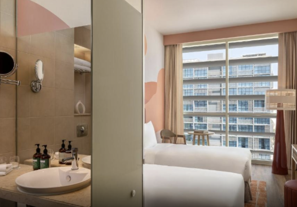 1 Queen 2 Twin Premium Family Suite Plaza View, Yas Plaza Circuit (ex. Centro Yas Island Rotana) 3*