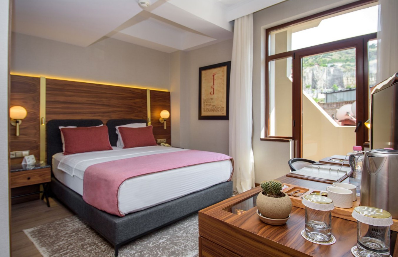 PREMIUM SUPERIOR, Tiflis Palace 4*