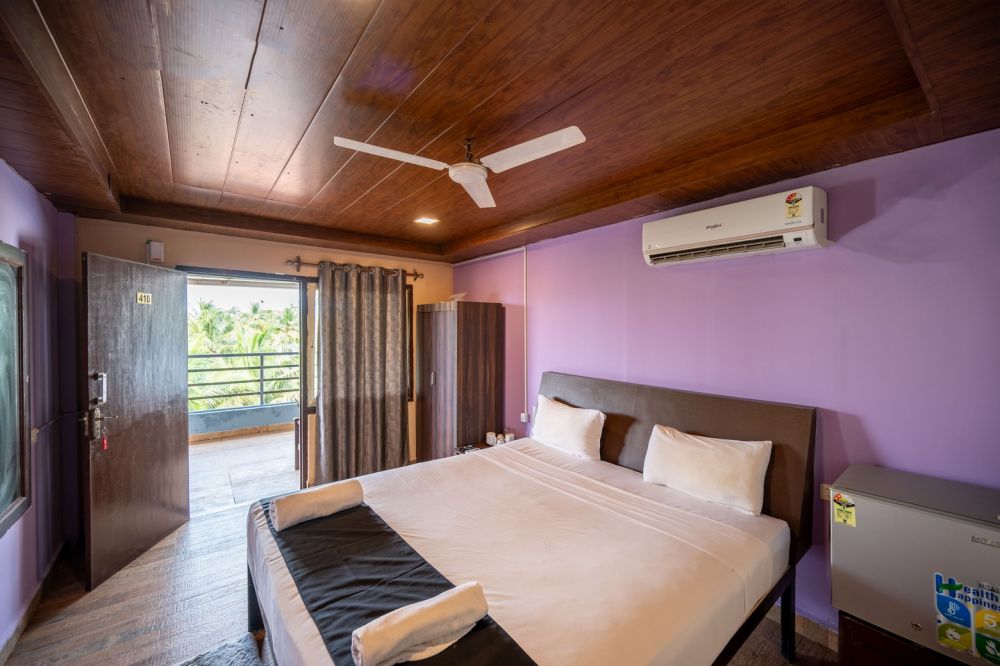 Deluxe AC, Shree Rajeshwari Resort (ex.Pleasure Beach Resort) 2*