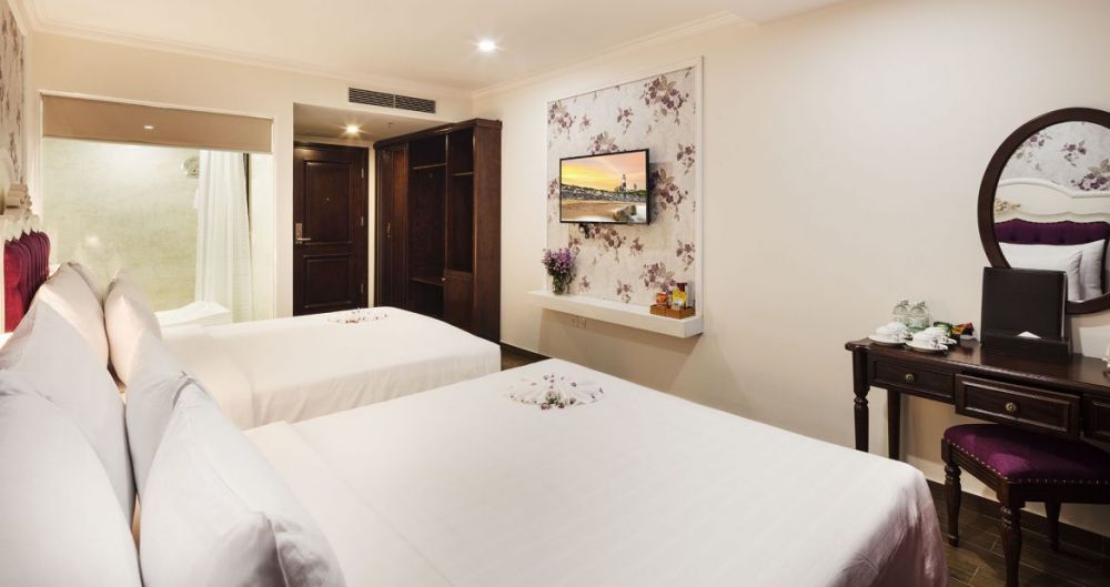 Premier CV, Bonjour Nha Trang Hotel 4*