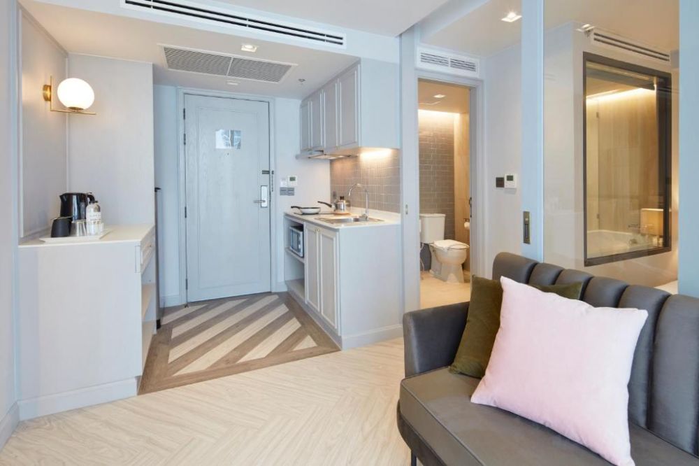 1 Bedroom Suite, The Quarter Ploenchit 4*