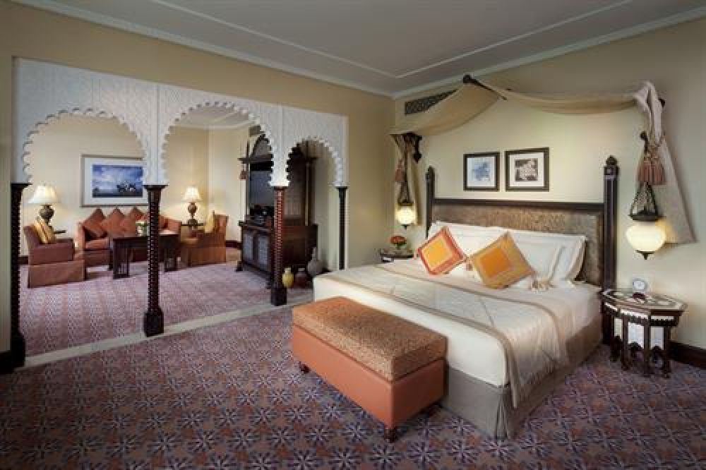 Junior Arabian Suite, Jumeirah - Al Qasr 5*