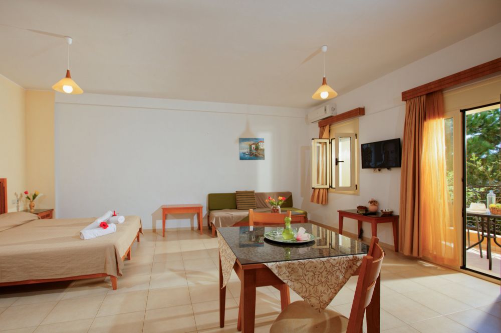 Standard Studio, Fotis Studios Apartments 4*