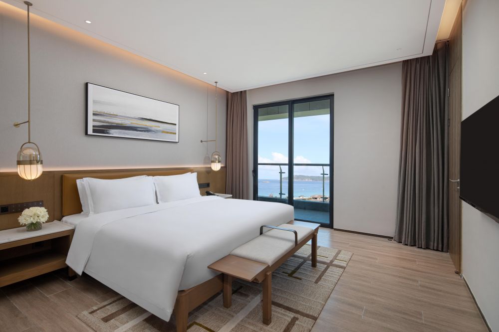 1 King 2 Twin 2 Bdrm STE Ocean View, Holiday Inn & Suites Sanya Yalongbay 5*