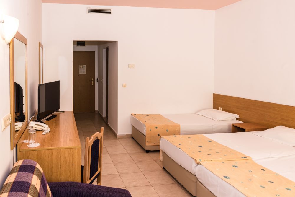 DbL Standard, Aurora St. Constantine 3*