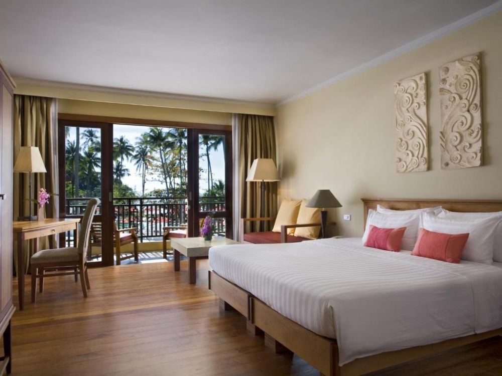 Deluxe Ocean Facing/ Premium Wing, Emerald Cove Koh Chang 5*