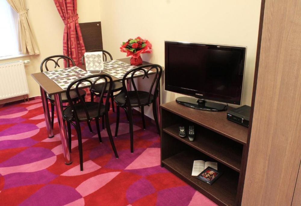 Apartment Studio for 4-6, Anyday Apartments Prague 3*