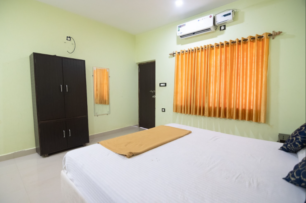 Deluxe AC, Ashvem Banyan Tree 2*