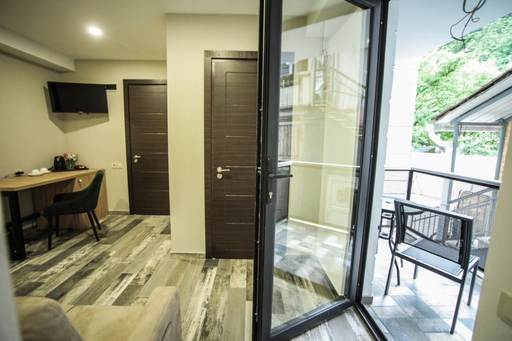 Family, Borjomi Underwood 4*